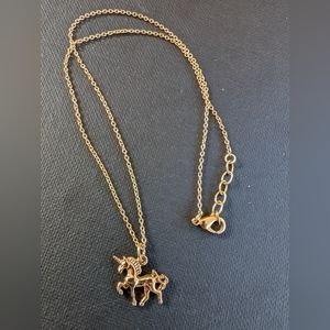 Golden mini unicorn with chain included, super cute, very detailed piece, short